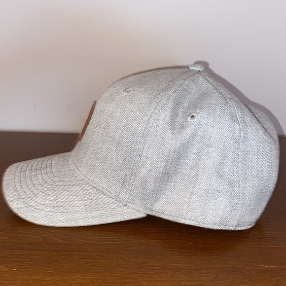 SnapBack grey hat from H&M - Picture 4 of 4